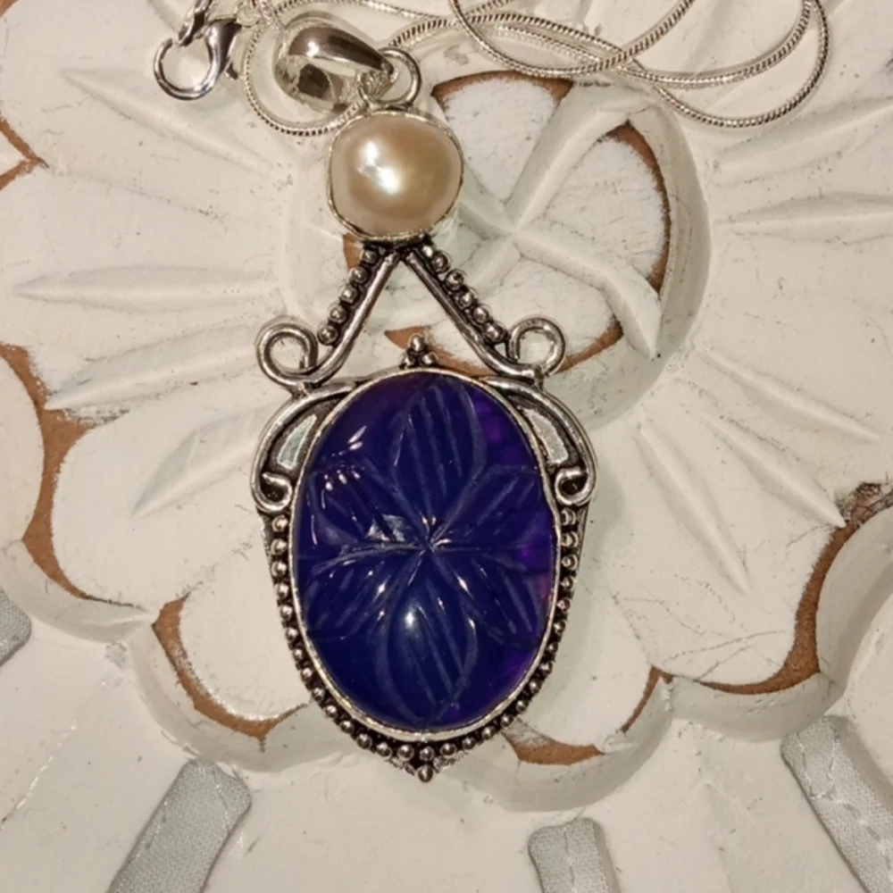 CARVED NATURAL UNTREATED SAPPHIRE AND BIWA PEARL STERLING PENDANT WITH 18" CHAIN - Picture 2 of 4